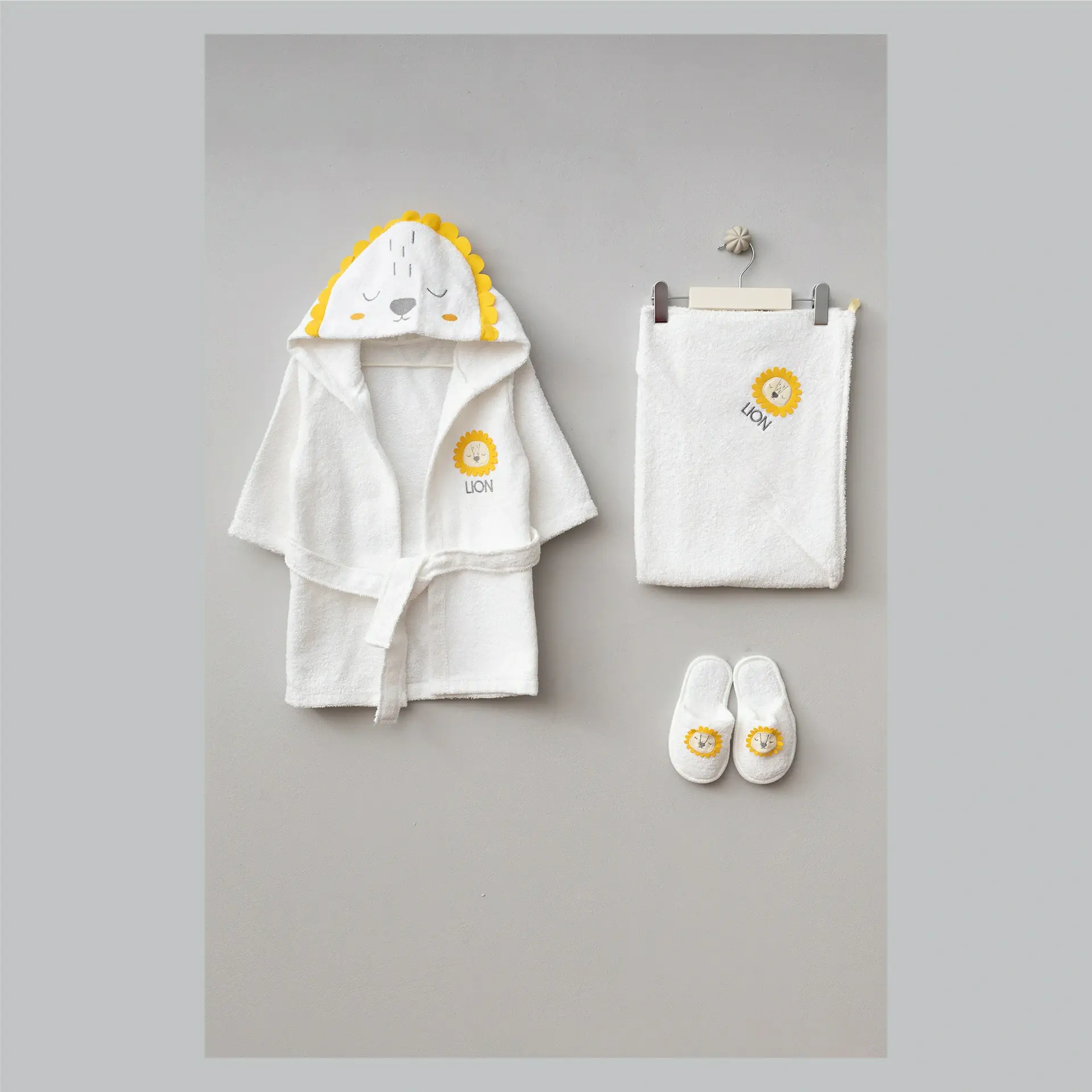 BORNOZ SETİ ASLANLI